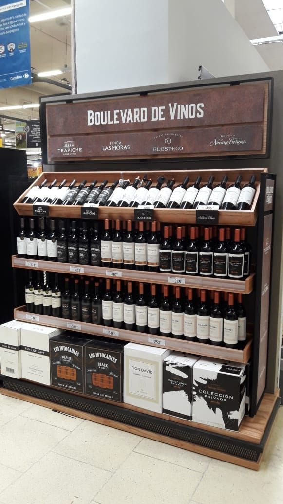 Puntera de madera Boulevard de Vinos con botellas
